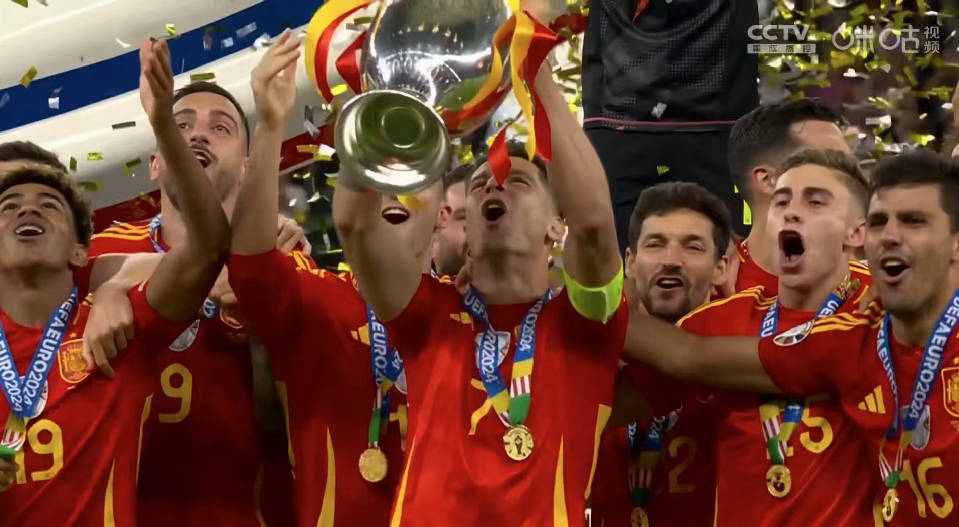 皇冠体育-足球巨星带领团队在比赛中创造奇迹(足球巨星带领团队在比赛中创造奇迹的是谁)