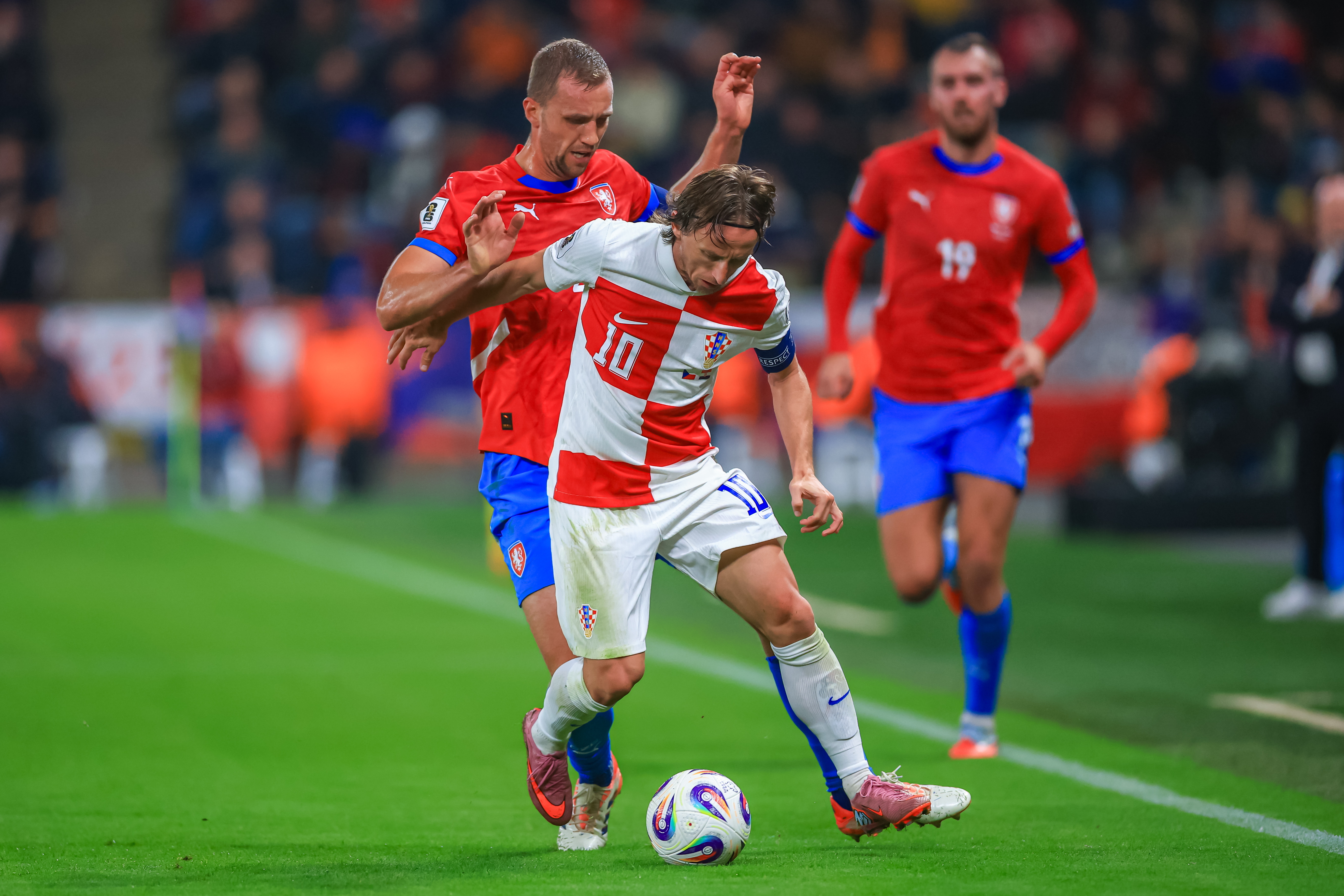 皇冠体育-西班牙与克罗地亚激战平局(西班牙与克罗地亚激战平局比分)